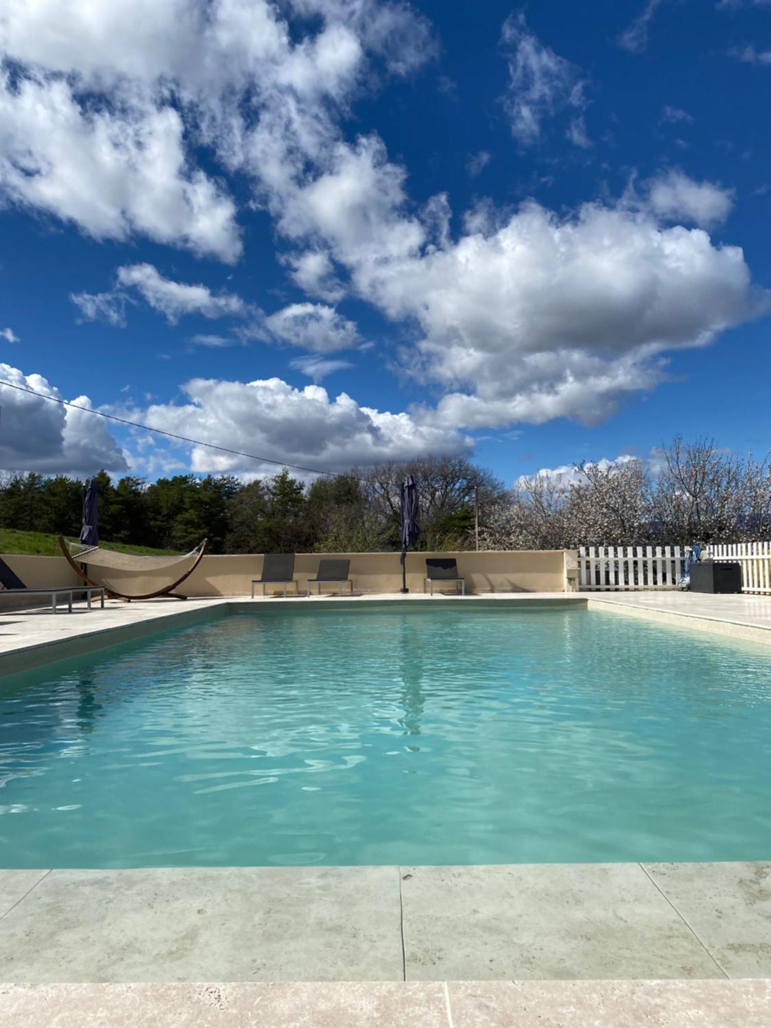 Villa La Magnanerie En Provence Niozelles Exterior foto