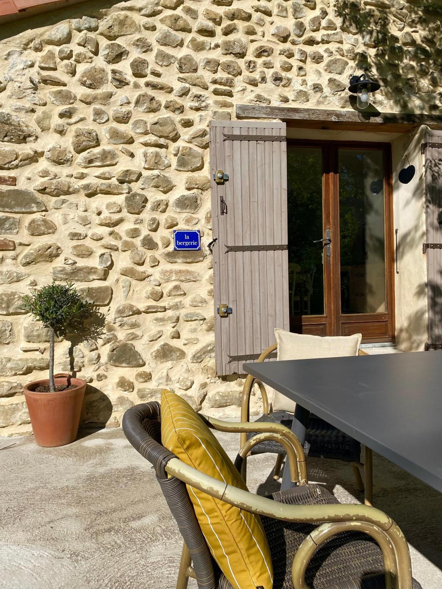 Villa La Magnanerie En Provence Niozelles Exterior foto